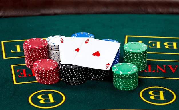 sprint data poker-play-chips-cards_639032-1477 main slider